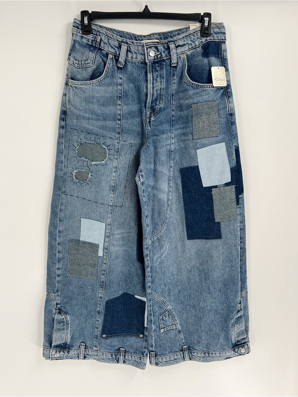 NWT - We The Free Head Over Heels Patchwork Jeans
Size 29 - Picture 5 of 10